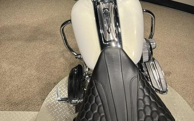 2013 Harley-Davidson® FLHTCUSE8 - CVO™ Ultra Classic® Electra Glide®