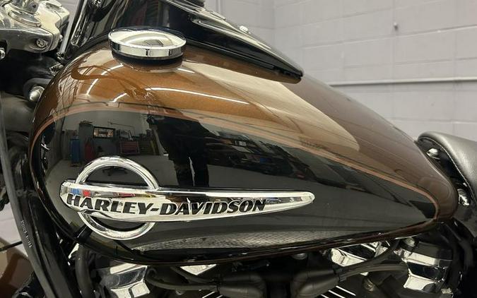 2019 Harley-Davidson® FLHCS - Heritage Classic 114