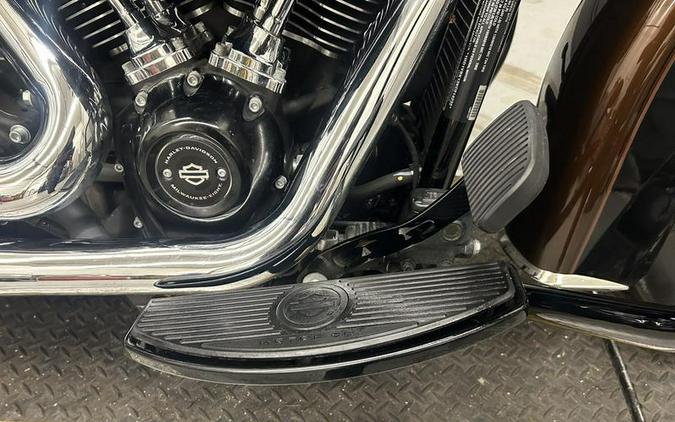 2019 Harley-Davidson® FLHCS - Heritage Classic 114