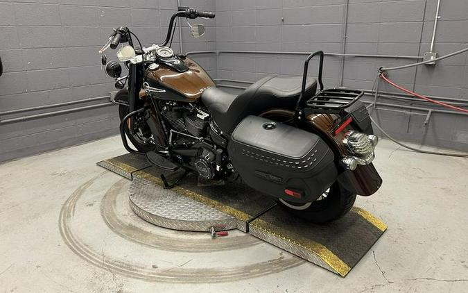 2019 Harley-Davidson® FLHCS - Heritage Classic 114