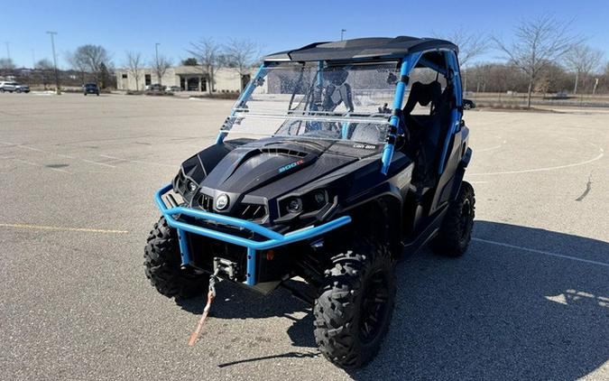 2020 Can-Am Commander XT 800R Carbon Black & Octane Blue