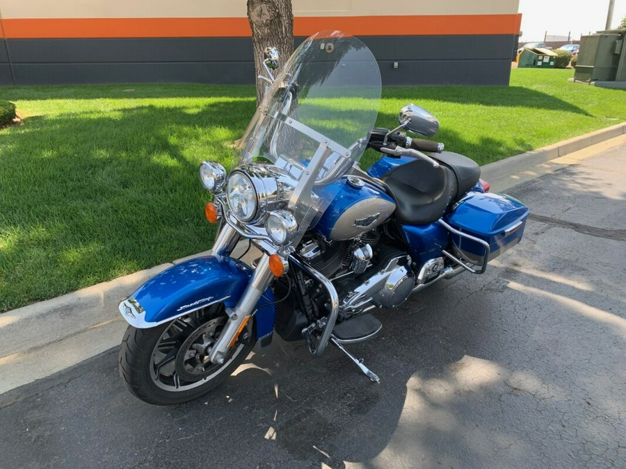 2018 Harley-Davidson Road King Electric Blue/Silver Fortune