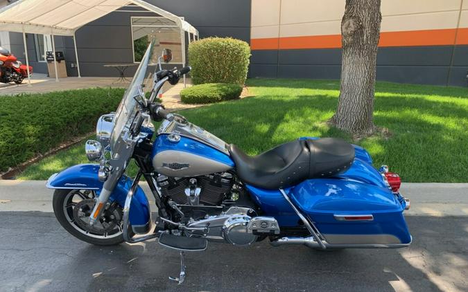 2018 Harley-Davidson Road King Electric Blue/Silver Fortune