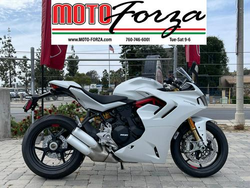 2021 Ducati SuperSport 950 S Review (13 Fast Facts For Sport-Touring)