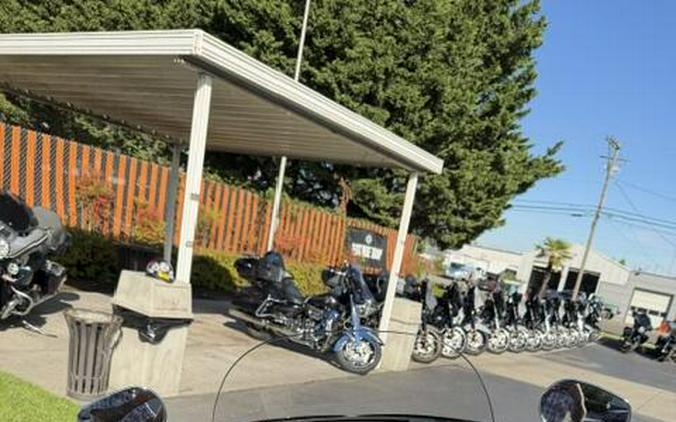 2020 Harley-Davidson Ultra Limited Vivid Black