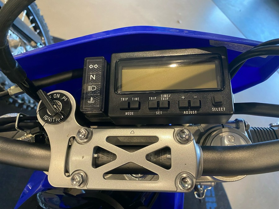 2023 Suzuki DR-Z400SM