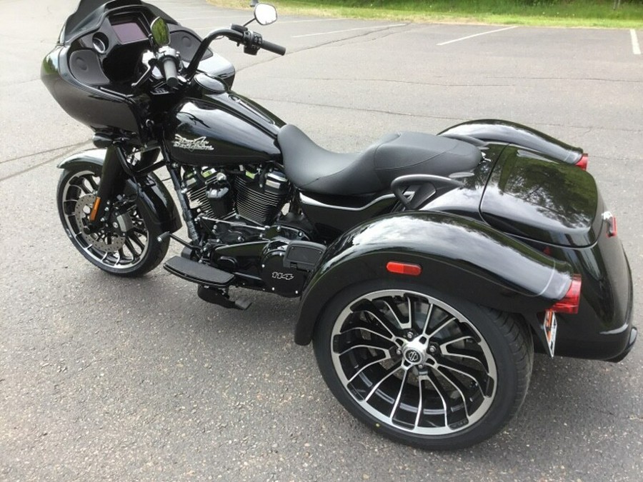 2024 Harley-Davidson® Road Glide® 3 Vivid Black