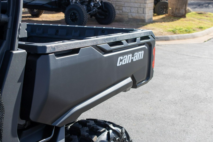 2026 CAN-AM DEFENDER HD7