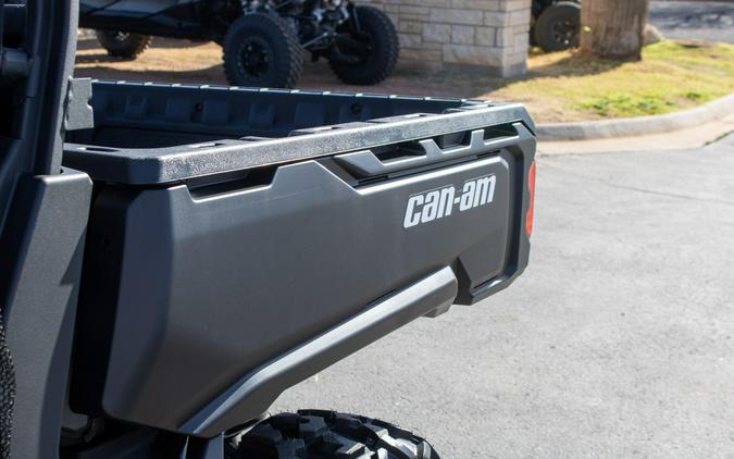 2026 CAN-AM DEFENDER HD7