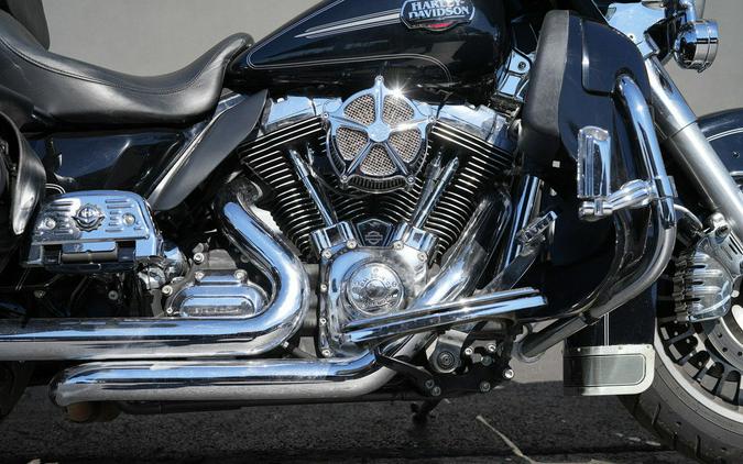 2011 Harley-Davidson FLHTCU - Ultra Classic Electra Glide