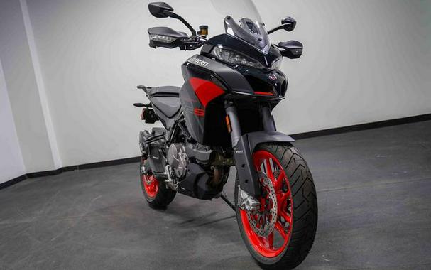 2024 Ducati Multistrada V2 Thrilling Black