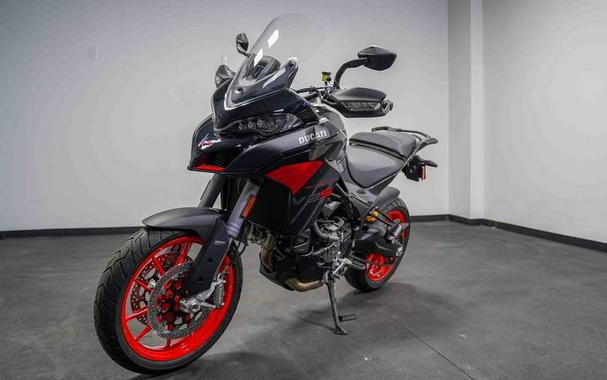 2024 Ducati Multistrada V2 Thrilling Black
