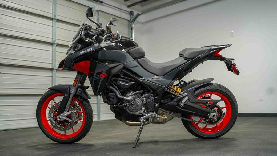 2024 Ducati Multistrada V2 Thrilling Black