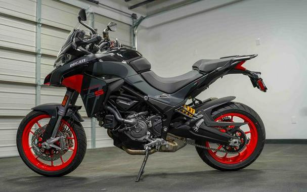 2024 Ducati Multistrada V2 Thrilling Black