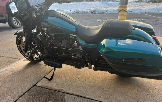 2026 Harley-Davidson® Street Glide® FLHX Teal Thunder / Vivid Black - Black