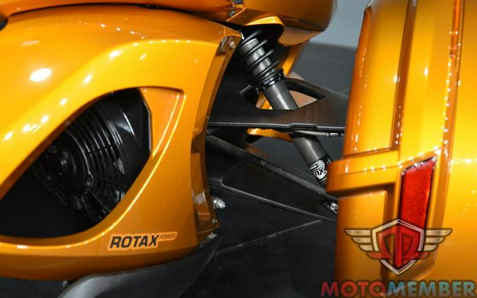 2014 Can-Am® Spyder® ST Limited SE5