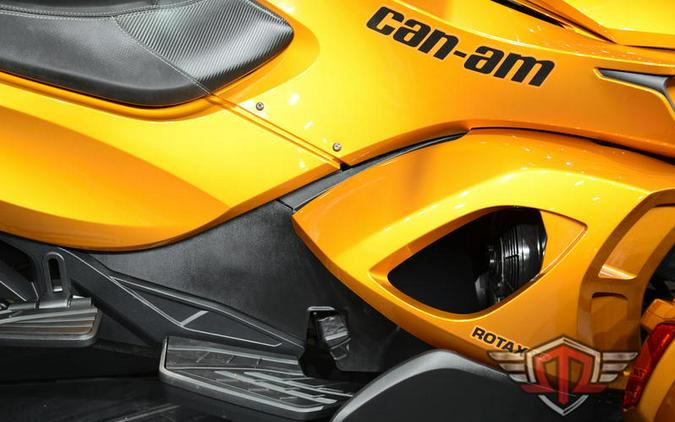 2014 Can-Am® Spyder® ST Limited SE5
