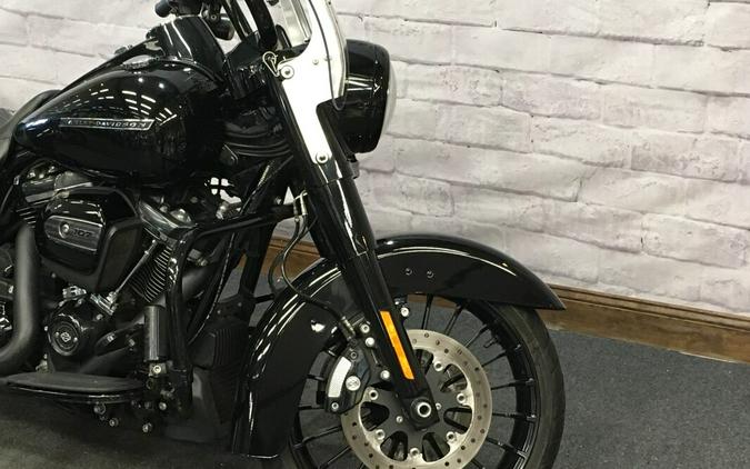 2017 Harley-Davidson® Road King® Special Vivid Black FLHRXS