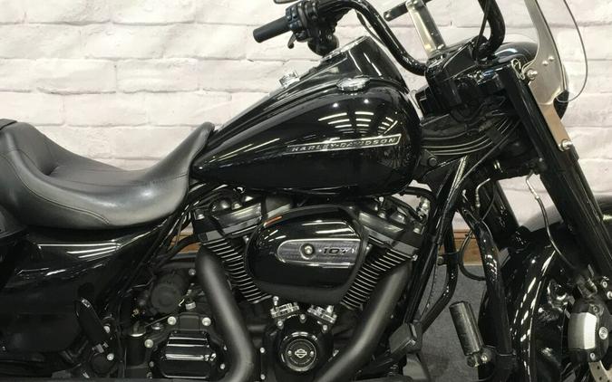 2017 Harley-Davidson® Road King® Special Vivid Black FLHRXS