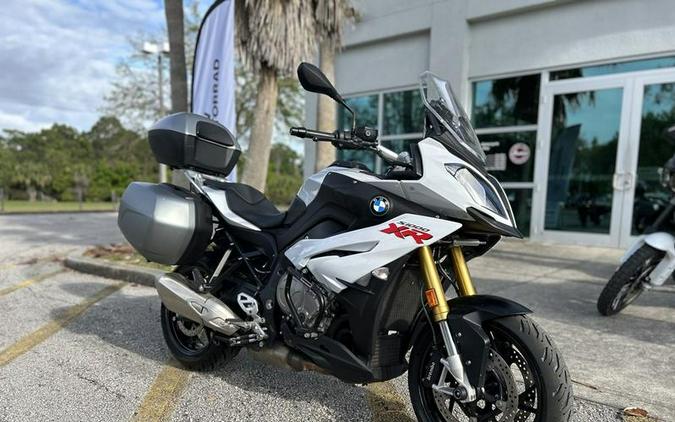 2016 BMW S 1000 XR Light White / Granite Grey Metallic / Racing Red