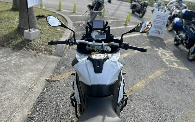 2016 BMW S 1000 XR Light White / Granite Grey Metallic / Racing Red