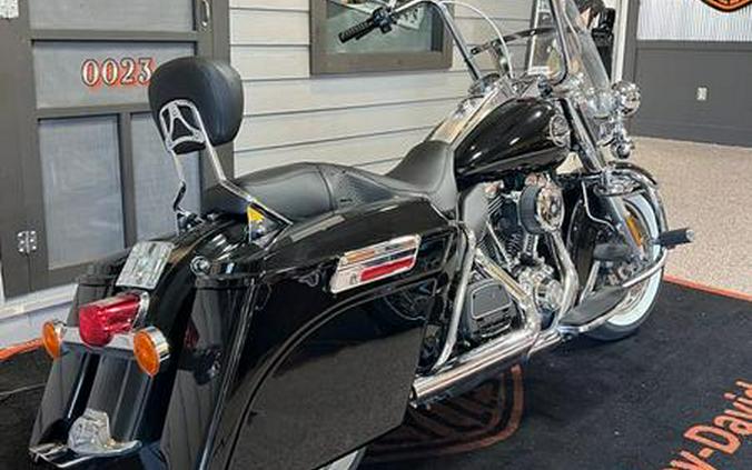 2009 Harley-Davidson® FLHRC - Road King® Classic