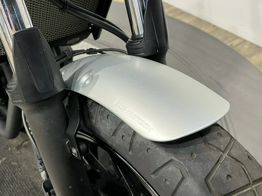 2018 Yamaha Motor Corp., USA XSR700
