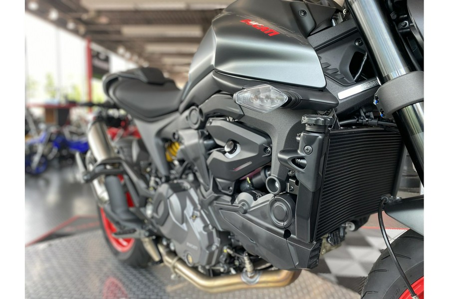 2024 Ducati Monster Plus