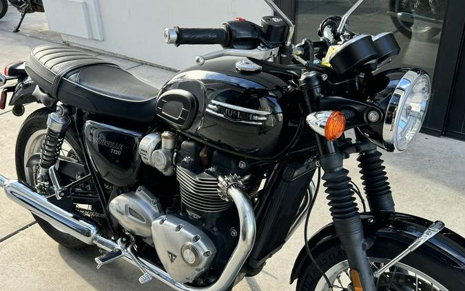 2022 Triumph Bonneville T120 Jet Black