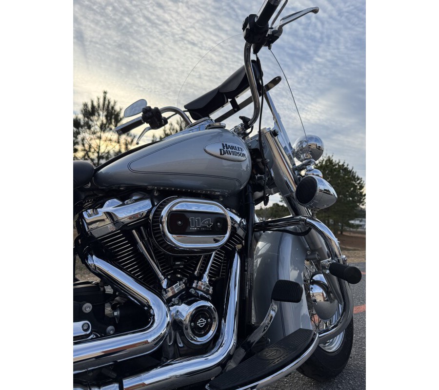 2023 Harley-Davidson® FLHCS Heritage Classic
