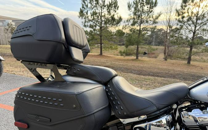 2023 Harley-Davidson® FLHCS Heritage Classic