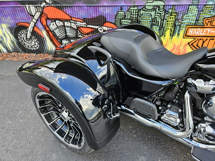 2024 Harley-Davidson® FLHXT-Street Glide 3