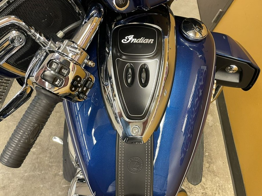 2018 Indian Motorcycle® Roadmaster® ABS Icon Blue Sapphire/Brilliant Blue