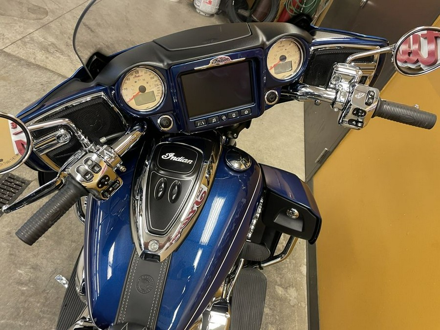 2018 Indian Motorcycle® Roadmaster® ABS Icon Blue Sapphire/Brilliant Blue