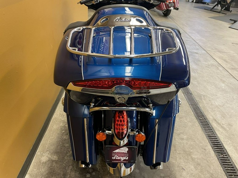 2018 Indian Motorcycle® Roadmaster® ABS Icon Blue Sapphire/Brilliant Blue