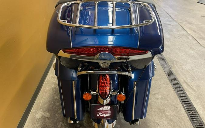 2018 Indian Motorcycle® Roadmaster® ABS Icon Blue Sapphire/Brilliant Blue