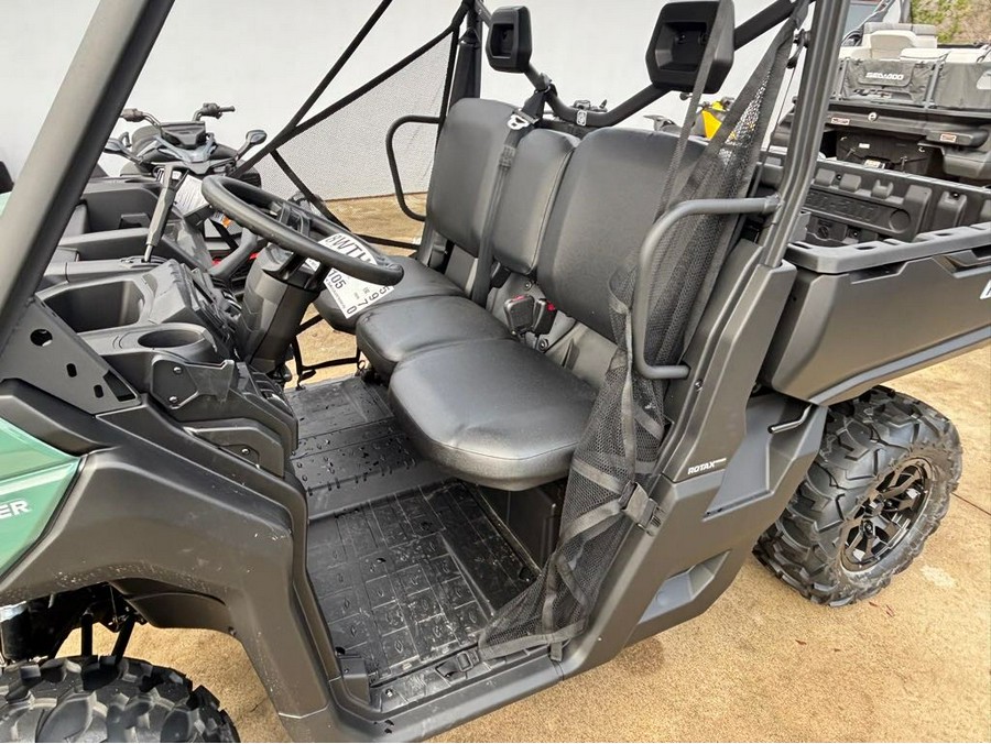 2026 Can-Am DEFENDER DPS HD7