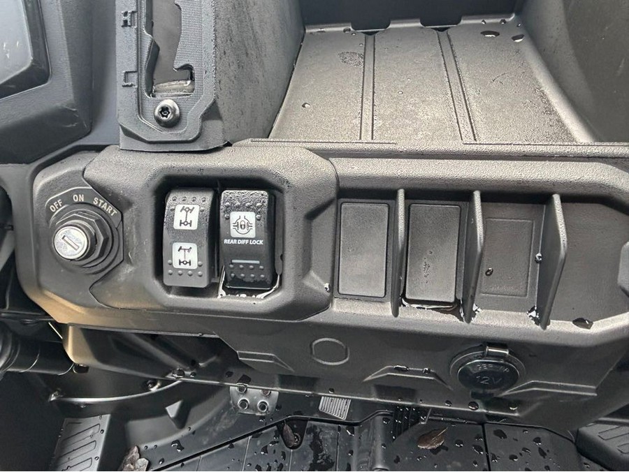 2026 Can-Am DEFENDER DPS HD7