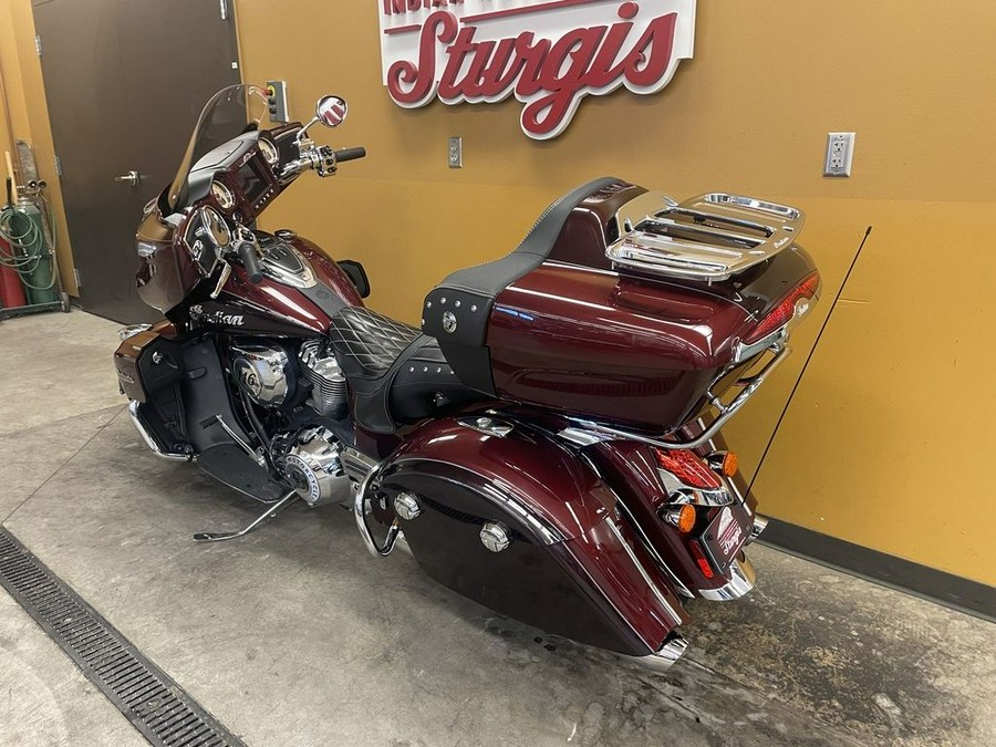 2021 Indian Motorcycle® Roadmaster® Maroon Metallic/Crimson Metallic