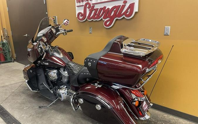 2021 Indian Motorcycle® Roadmaster® Maroon Metallic/Crimson Metallic