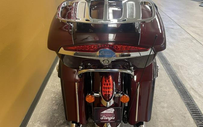 2021 Indian Motorcycle® Roadmaster® Maroon Metallic/Crimson Metallic