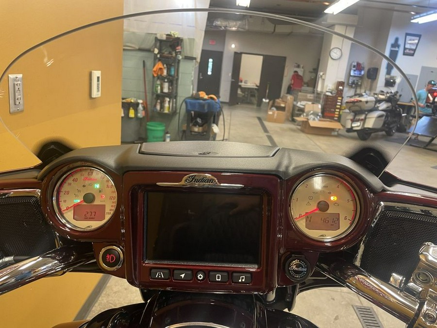 2021 Indian Motorcycle® Roadmaster® Maroon Metallic/Crimson Metallic