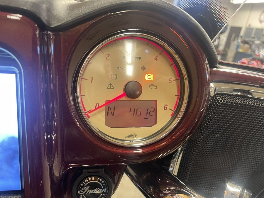 2021 Indian Motorcycle® Roadmaster® Maroon Metallic/Crimson Metallic