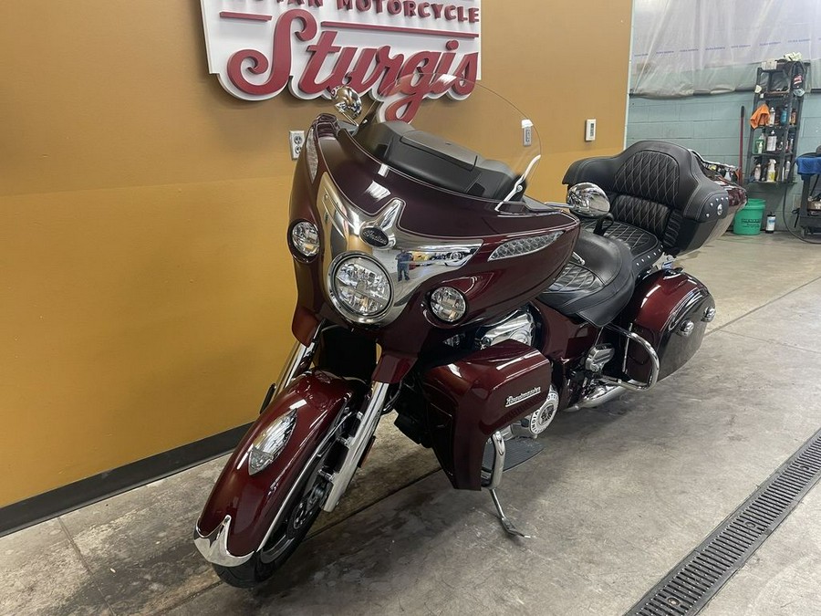 2021 Indian Motorcycle® Roadmaster® Maroon Metallic/Crimson Metallic