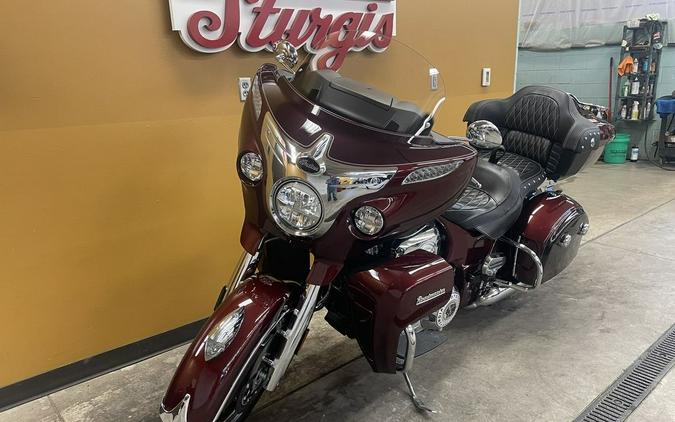 2021 Indian Motorcycle® Roadmaster® Maroon Metallic/Crimson Metallic