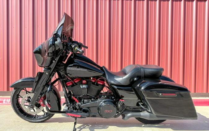 2020 Harley-Davidson® Street Glide® Special Vivid Black