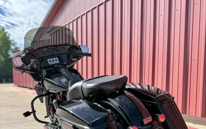 2020 Harley-Davidson® Street Glide® Special Vivid Black