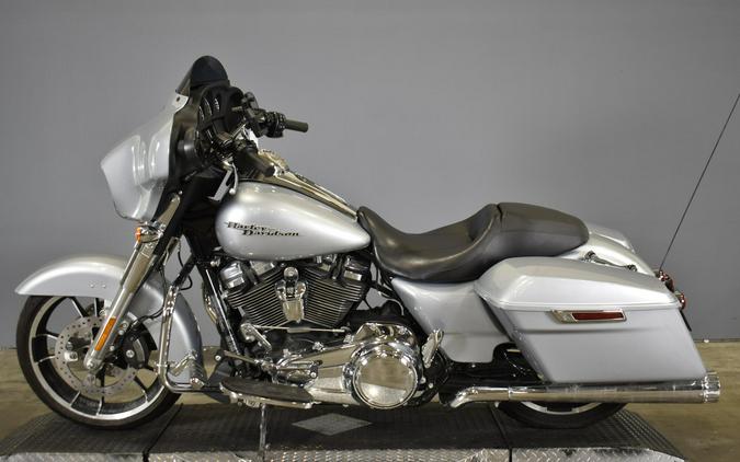 2020 Harley-Davidson Street Glide Barracuda Silver