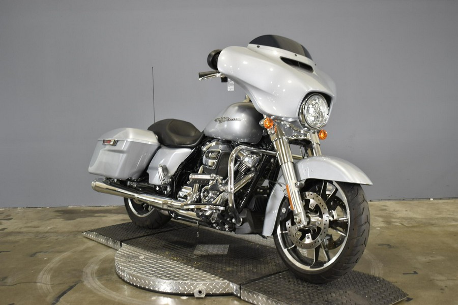 2020 Harley-Davidson Street Glide Barracuda Silver