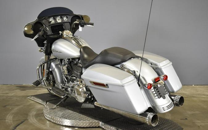 2020 Harley-Davidson Street Glide Barracuda Silver